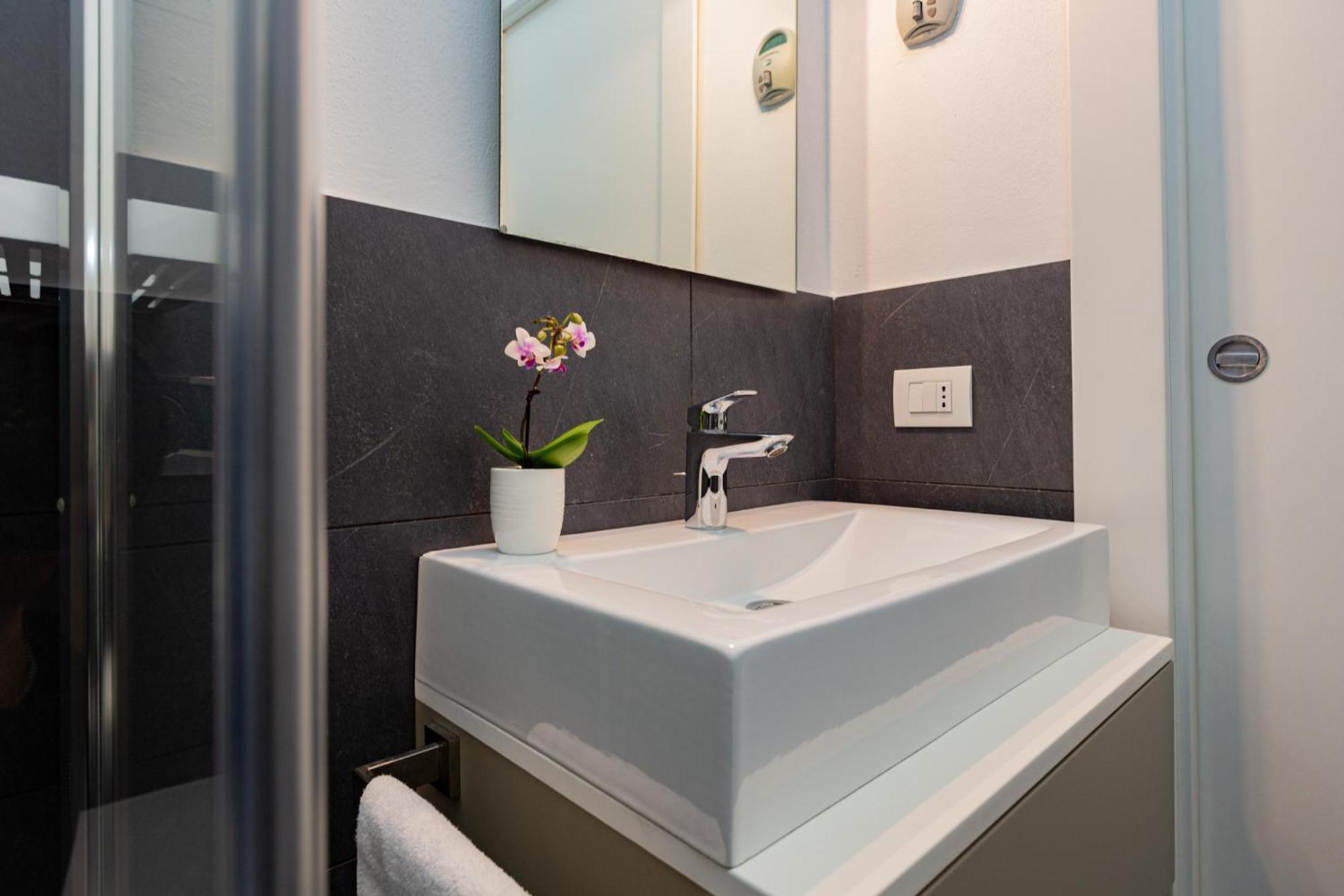 Premuda20 Milan Elegant Apartment Экстерьер фото